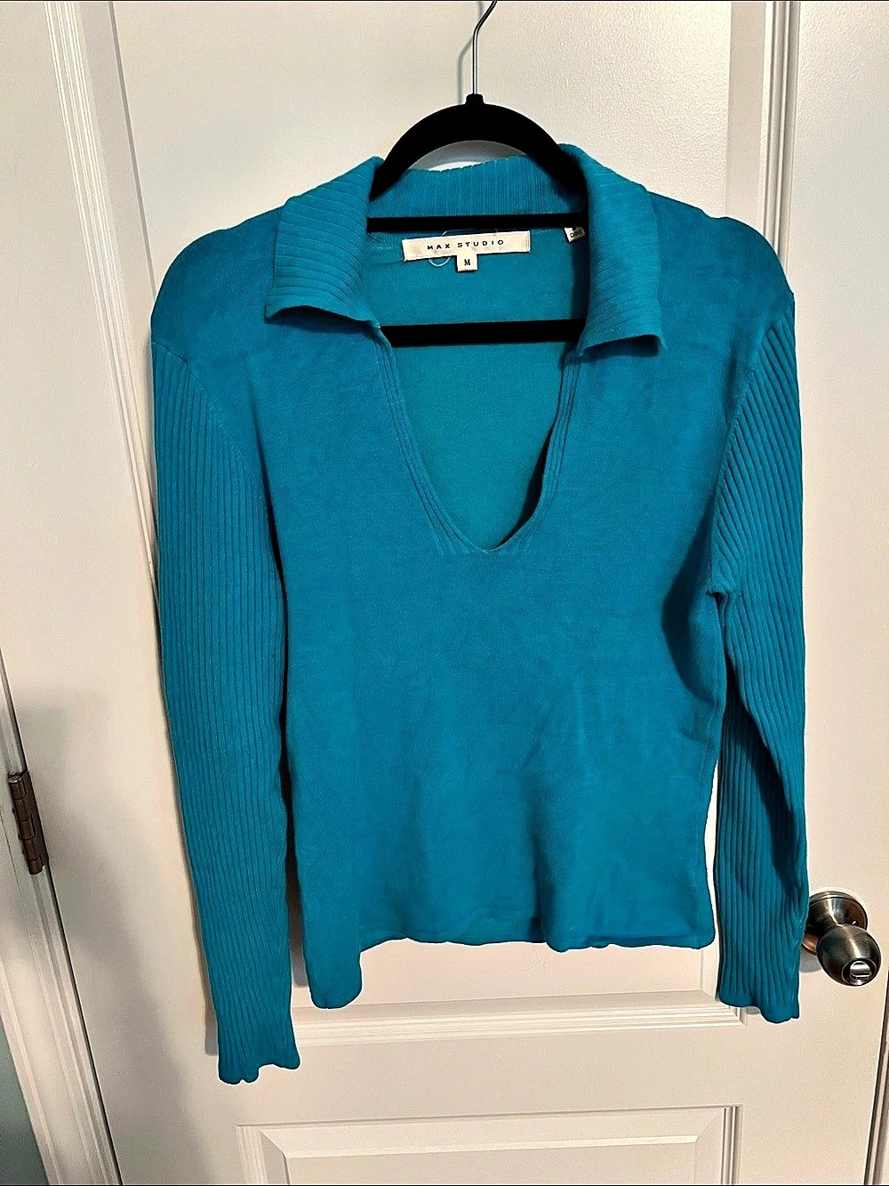 Max Studio Women's Ribbed V-Neck Sweater in Blue Size Medium